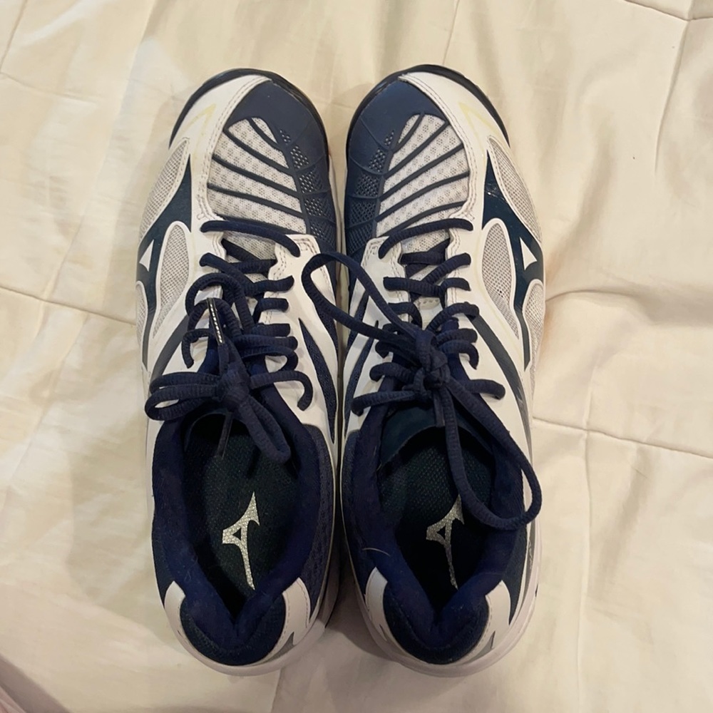 Volleyball shoes